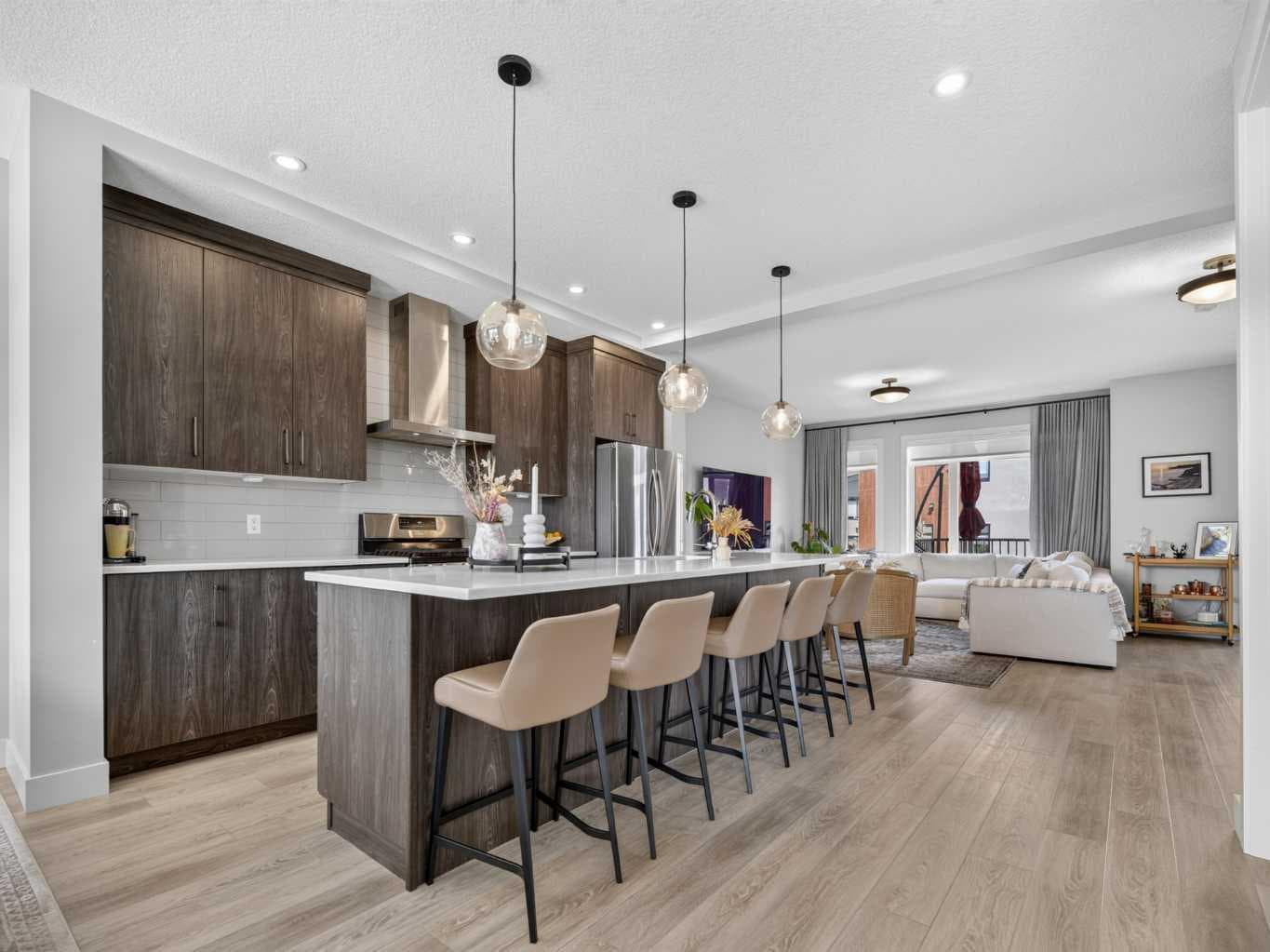 307 Royal Elm Road NW