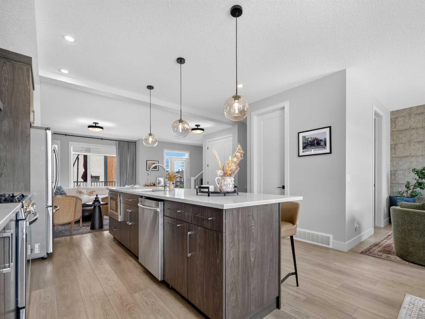 307 Royal Elm Road NW