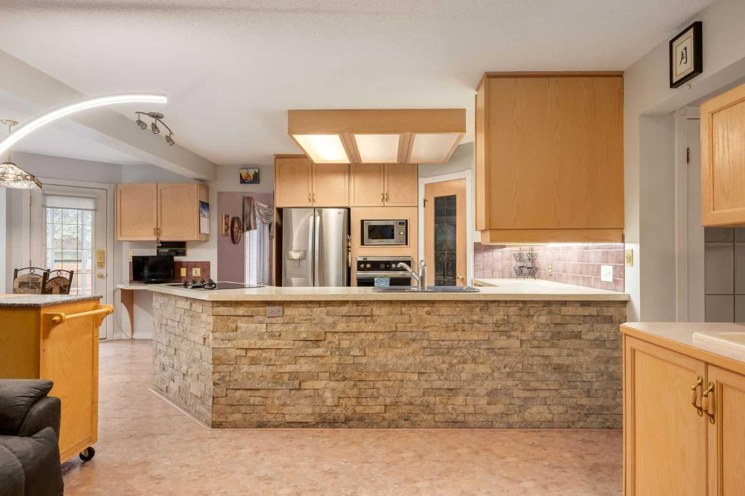 660 Coach Grove Road SW