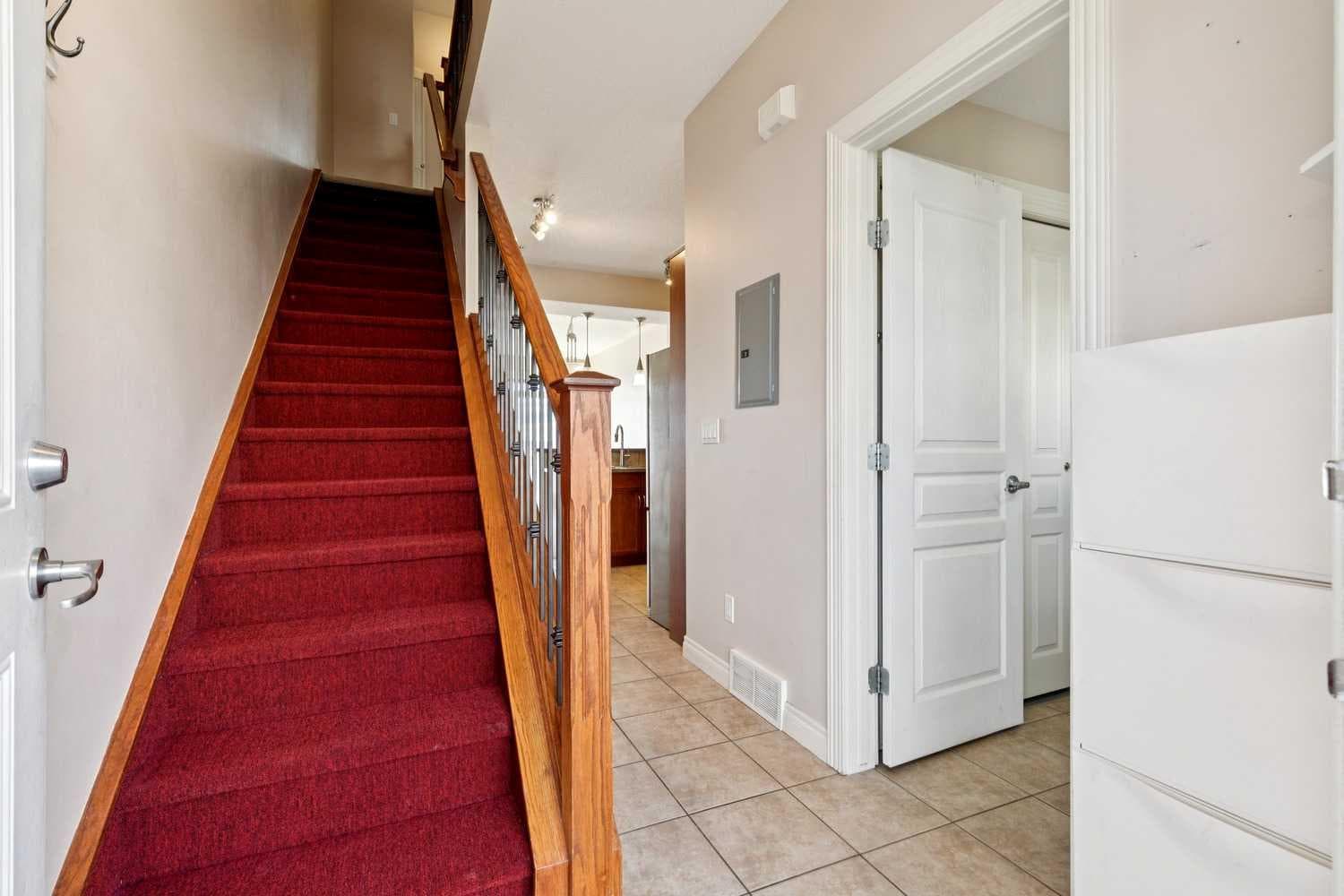 14, 169 Rockyledge View NW