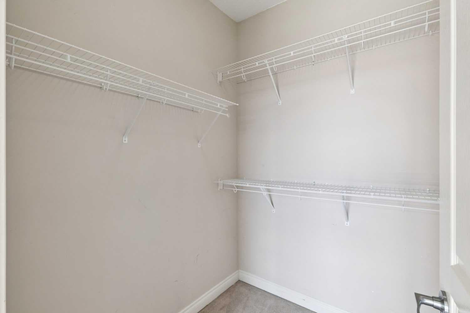 14, 169 Rockyledge View NW