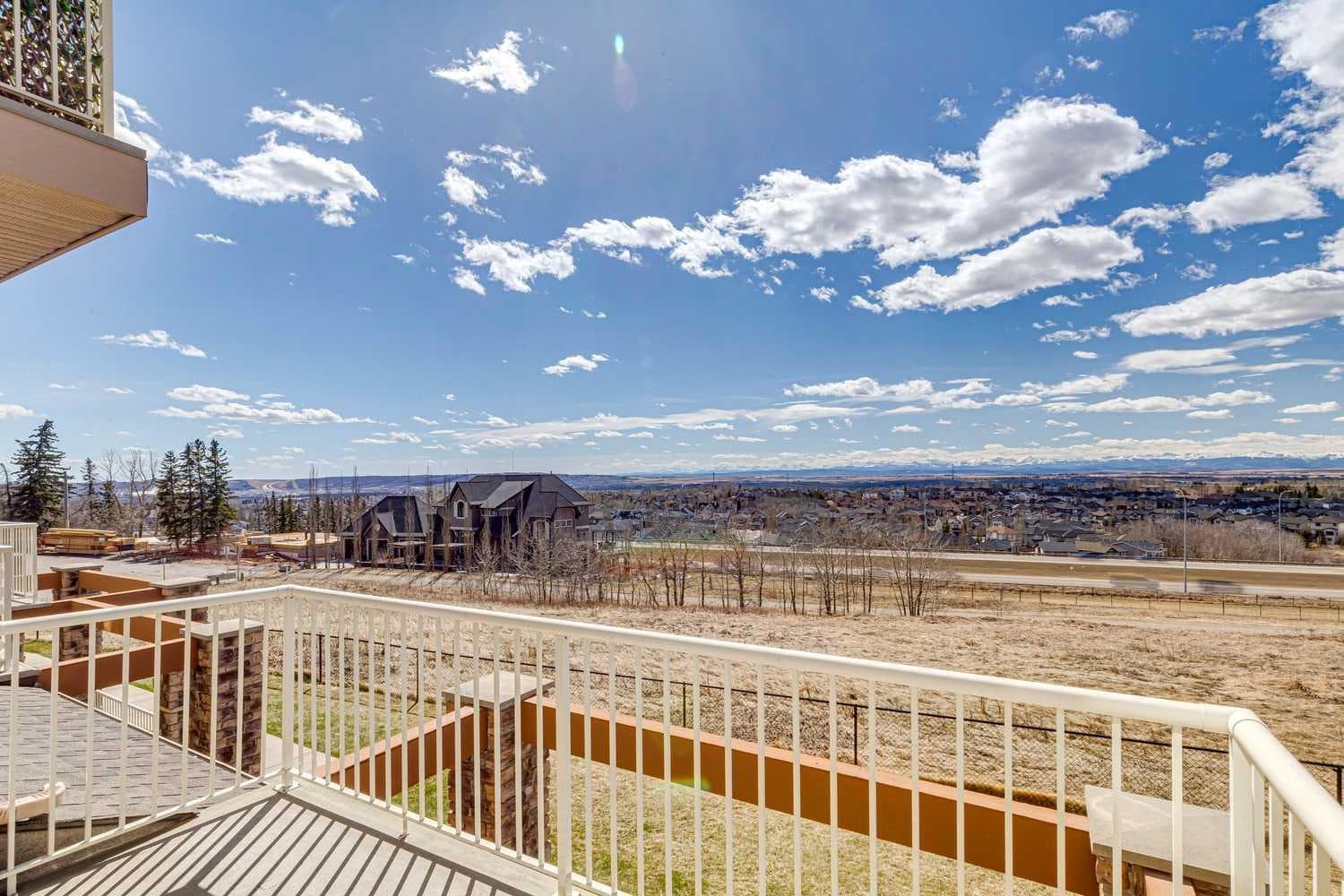 14, 169 Rockyledge View NW