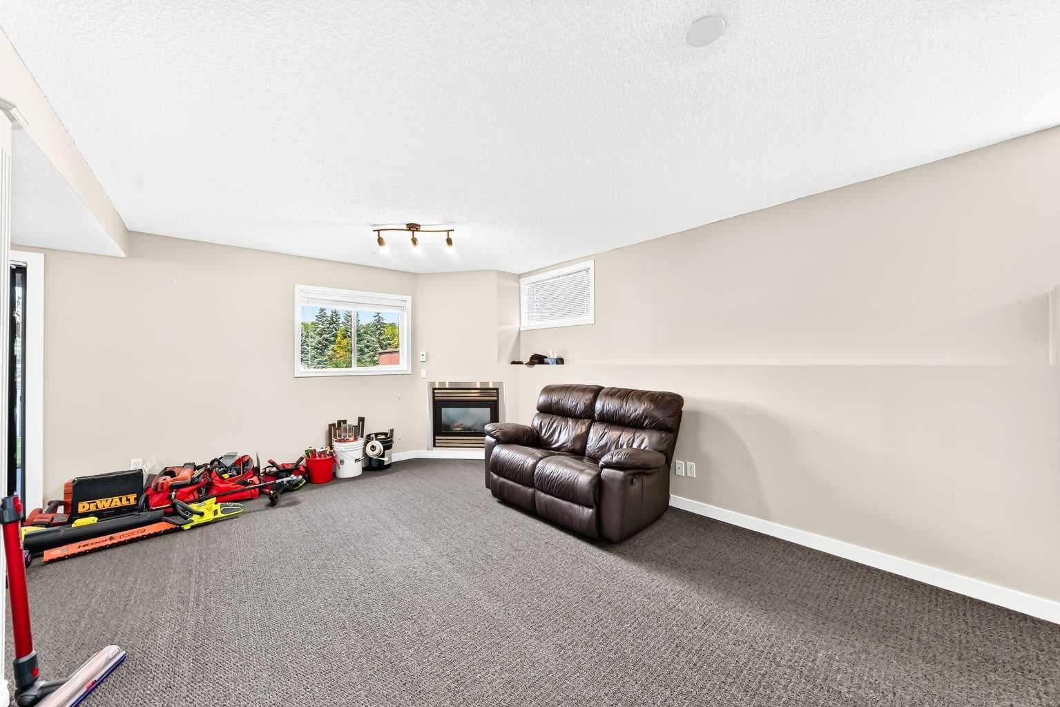 50 Somerside Manor SW