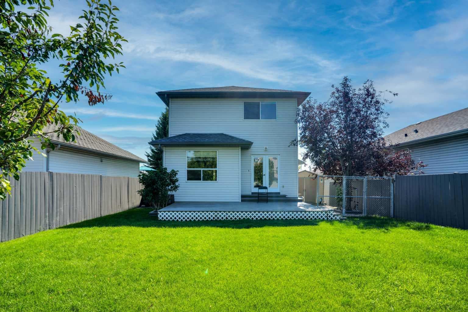 158 Saratoga Close NE