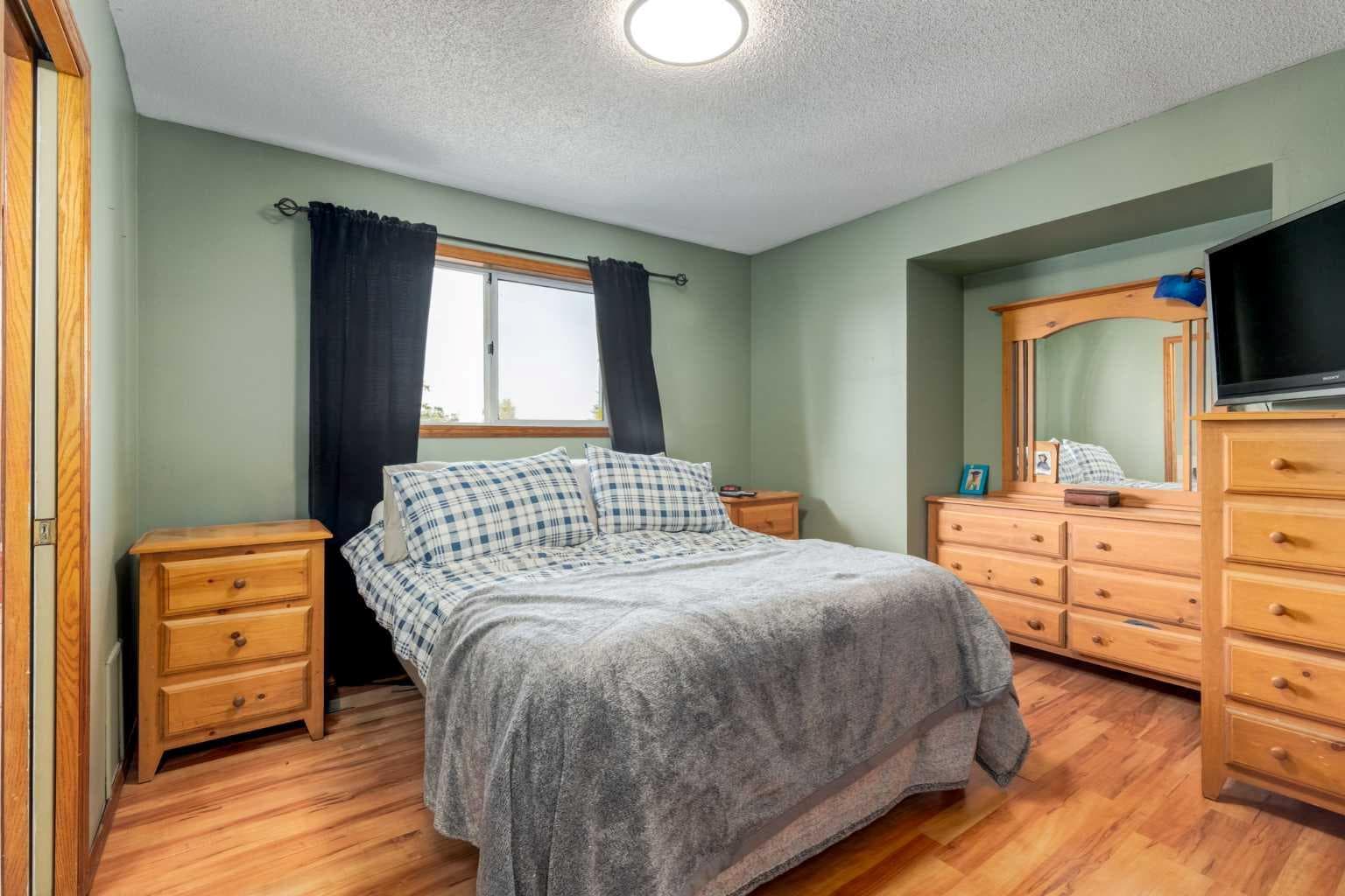 75 Sandstone Crescent SE