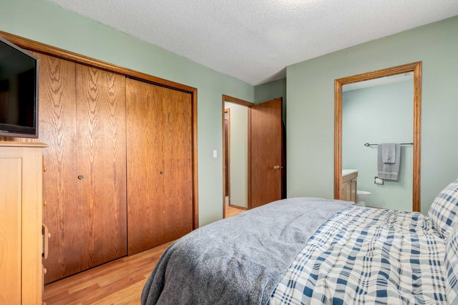75 Sandstone Crescent SE