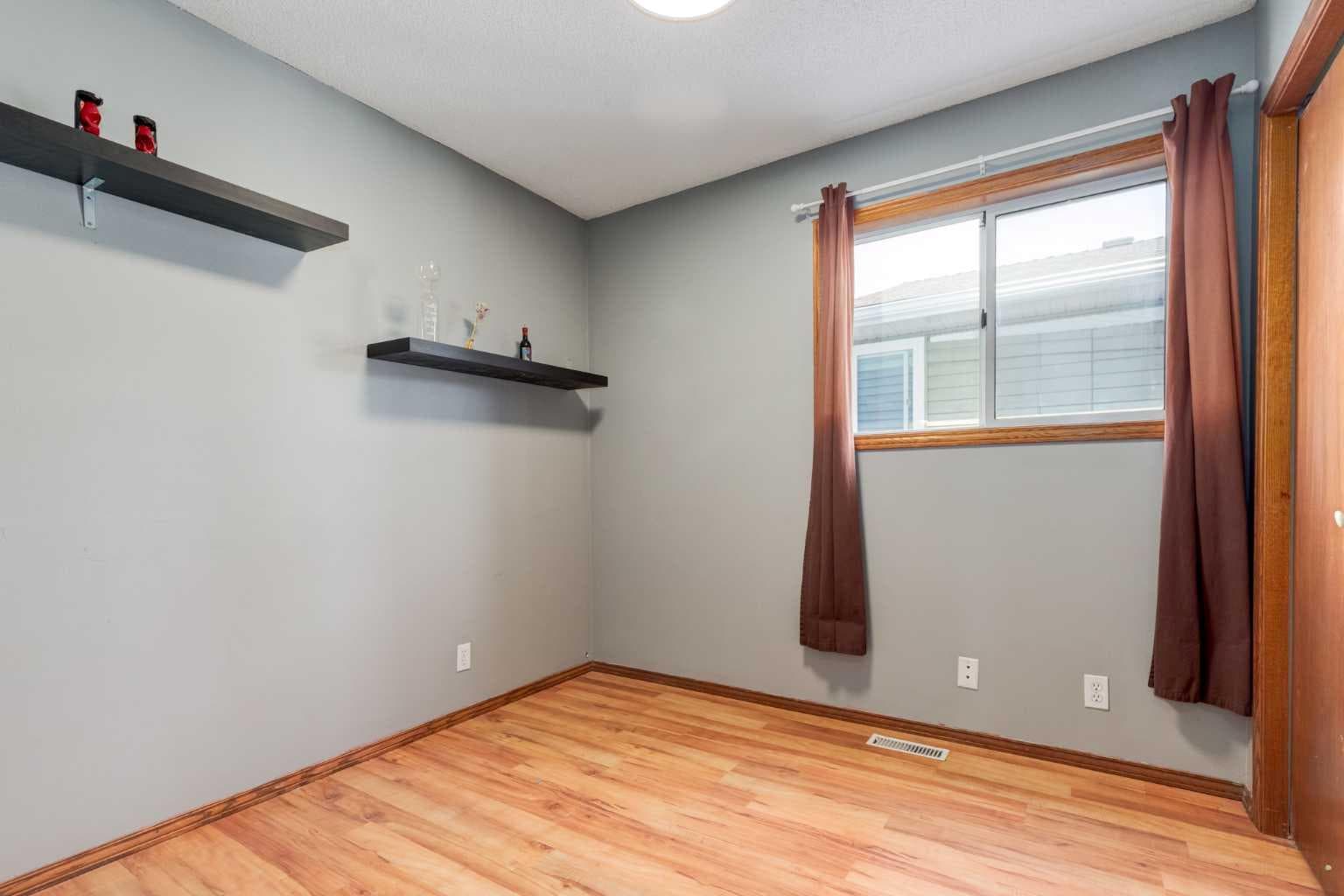 75 Sandstone Crescent SE