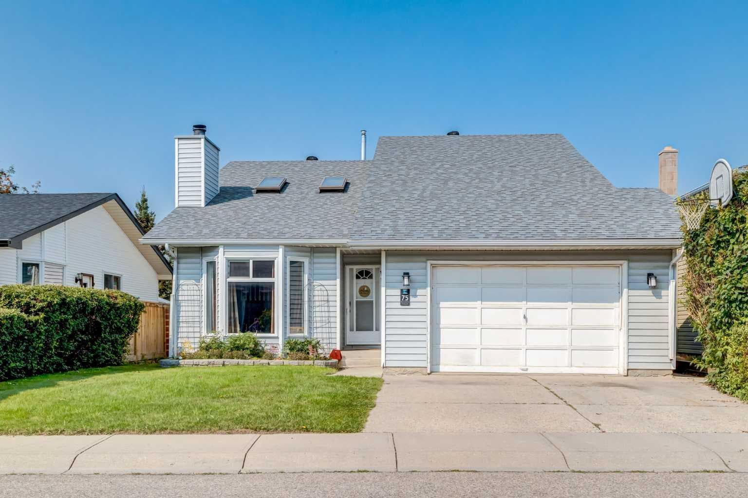 75 Sandstone Crescent SE