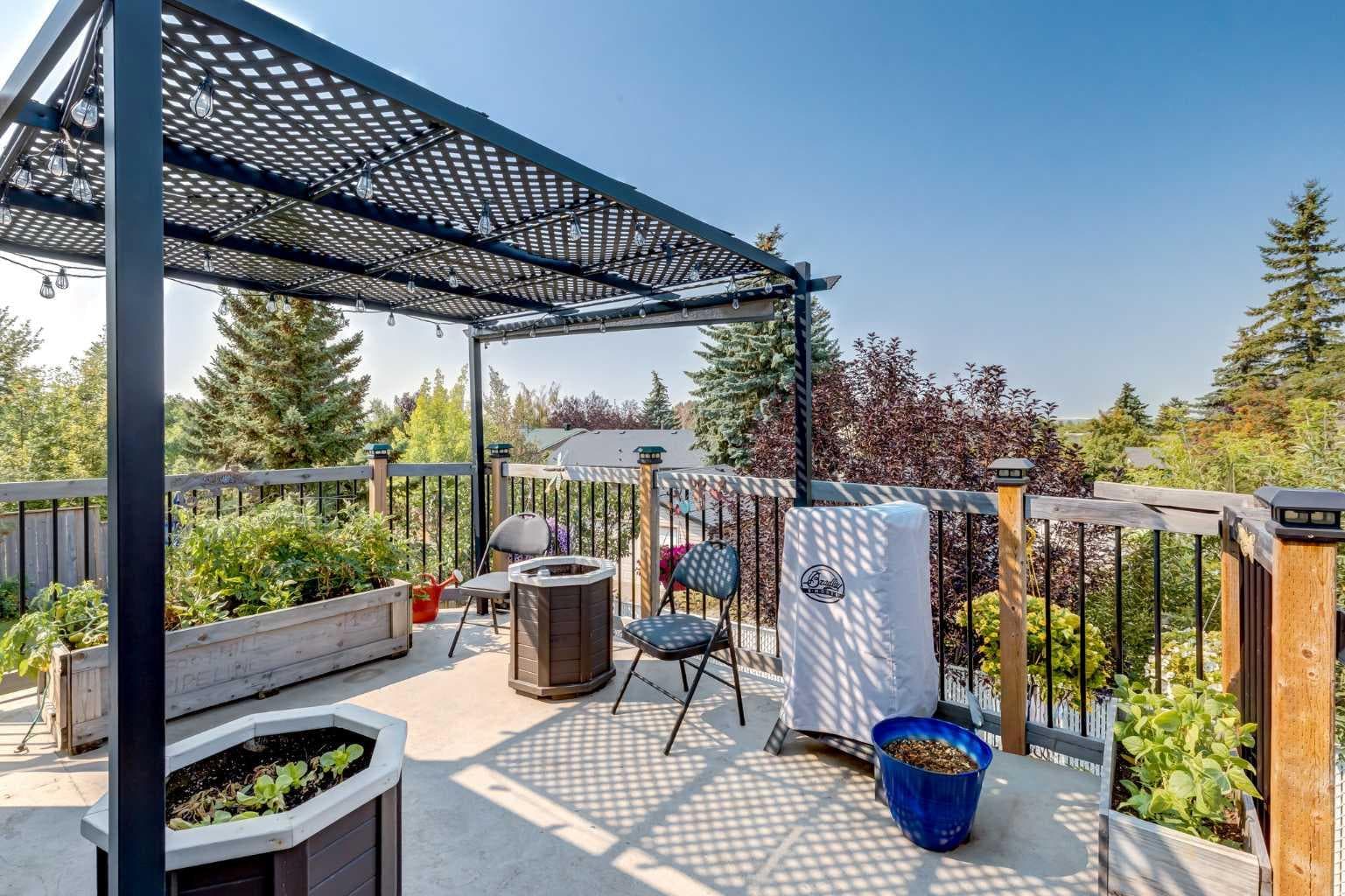 75 Sandstone Crescent SE