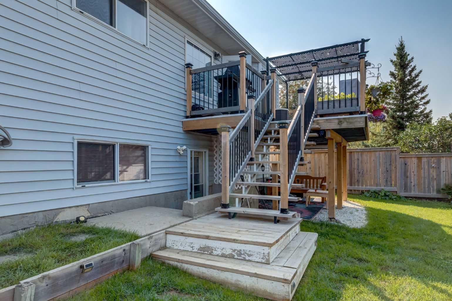 75 Sandstone Crescent SE