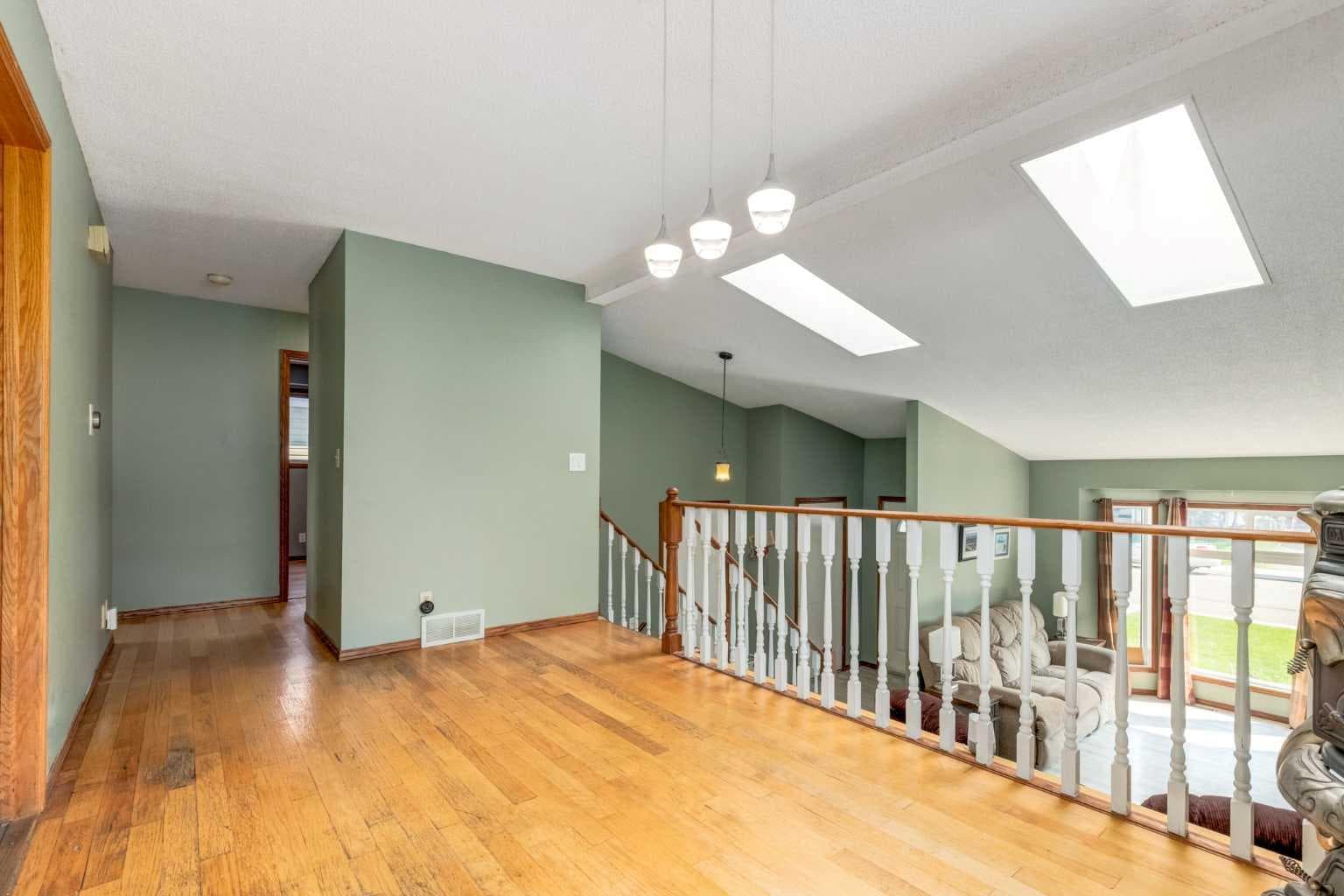 75 Sandstone Crescent SE