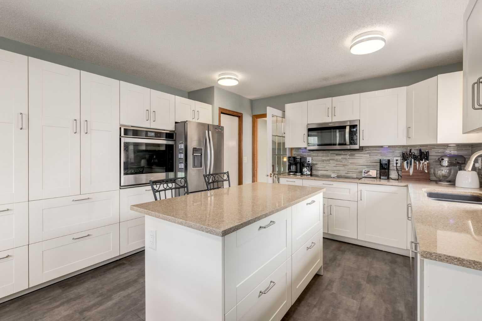 75 Sandstone Crescent SE