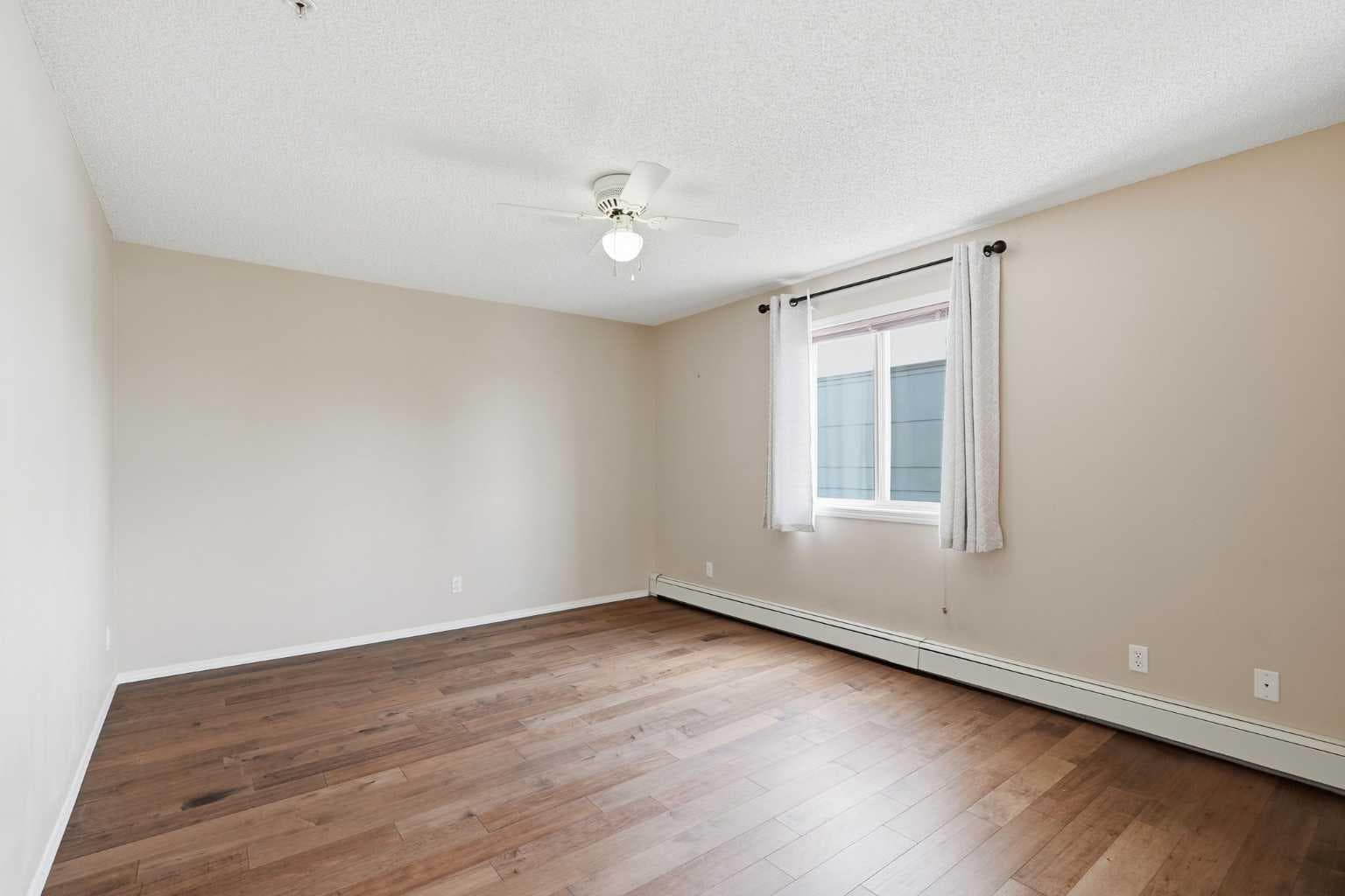 221, 290 Shawville Way SE