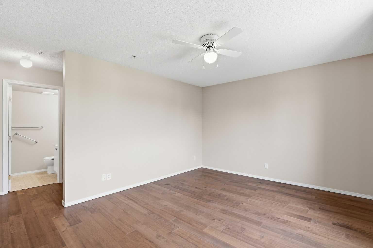 221, 290 Shawville Way SE