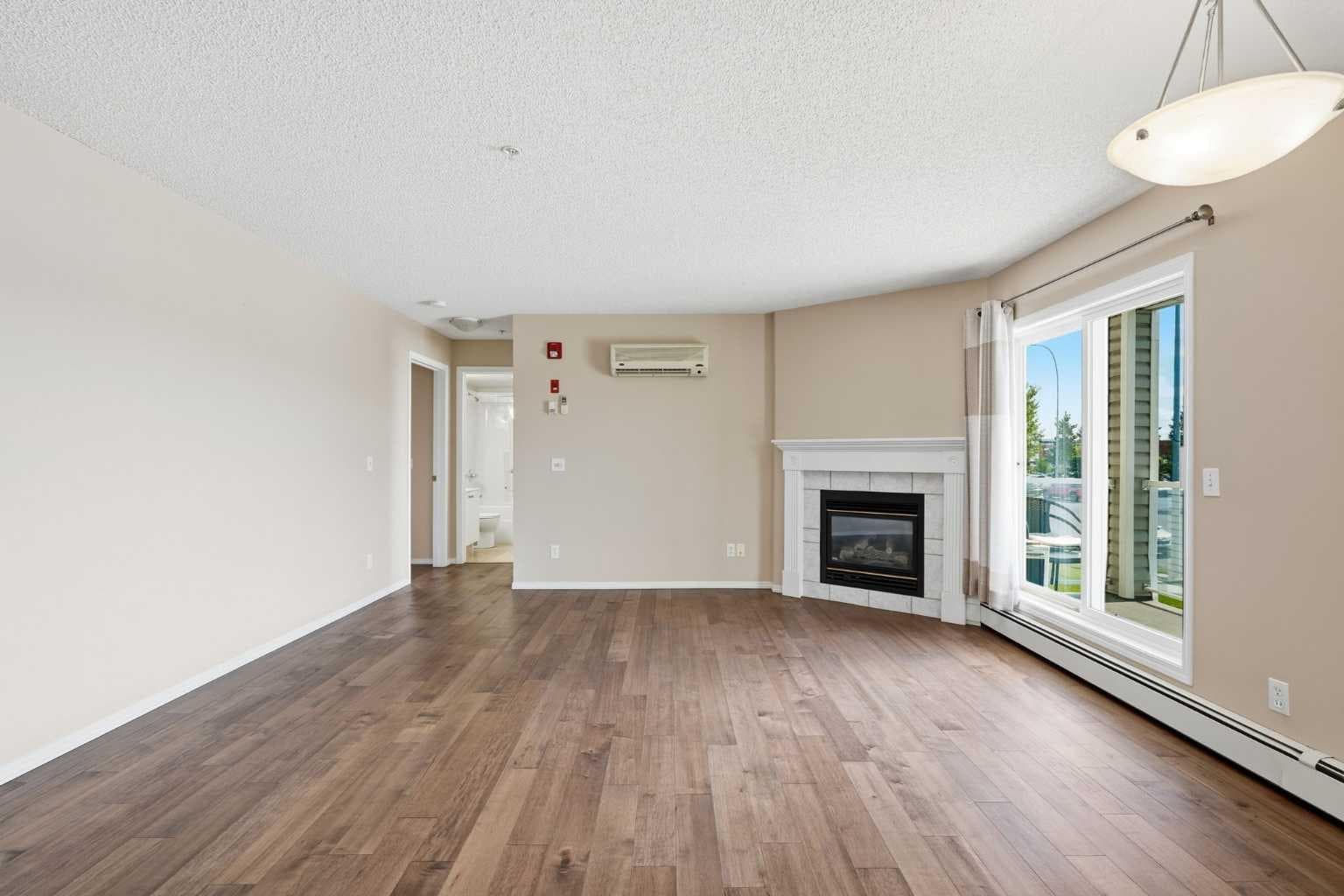 221, 290 Shawville Way SE
