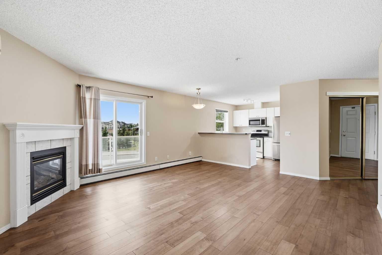 221, 290 Shawville Way SE
