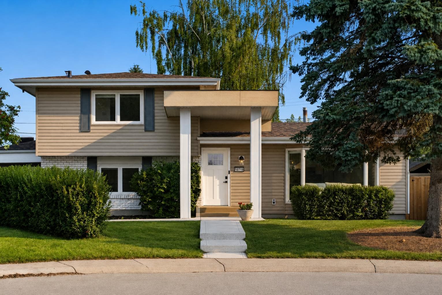 10719 Mapleglen Crescent SE