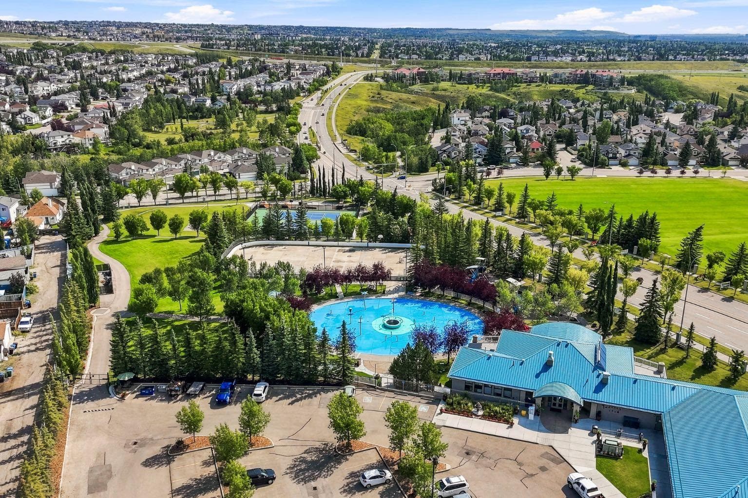 39, 10 Tuscany Valley View NW