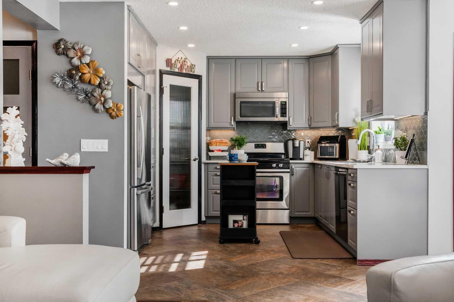 22 Hidden Valley Manor NW