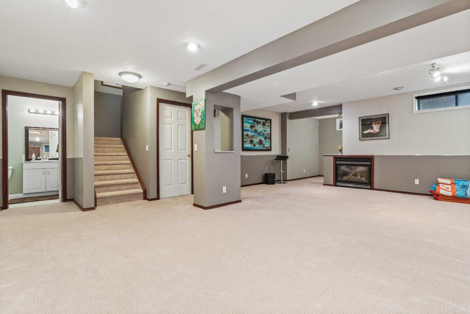 22 Hidden Valley Manor NW