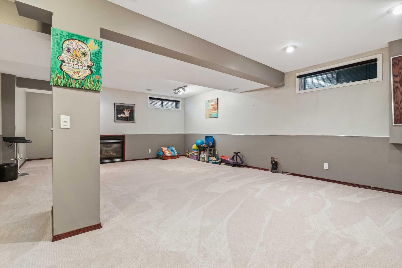 22 Hidden Valley Manor NW