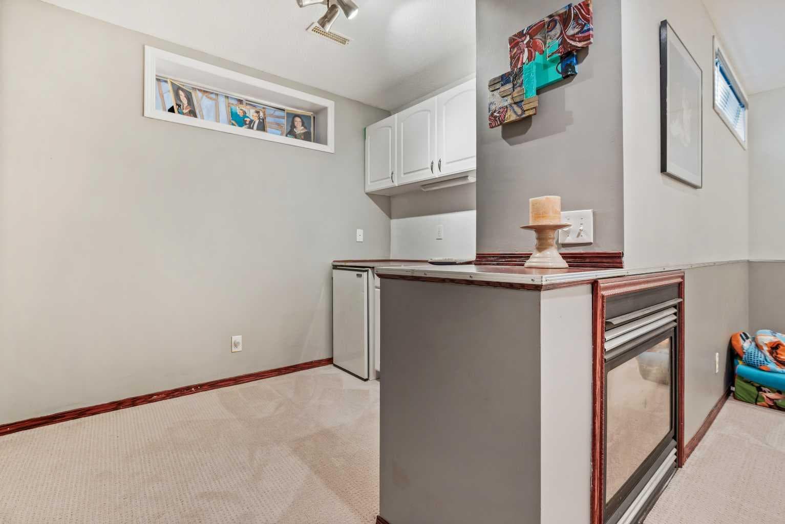 22 Hidden Valley Manor NW
