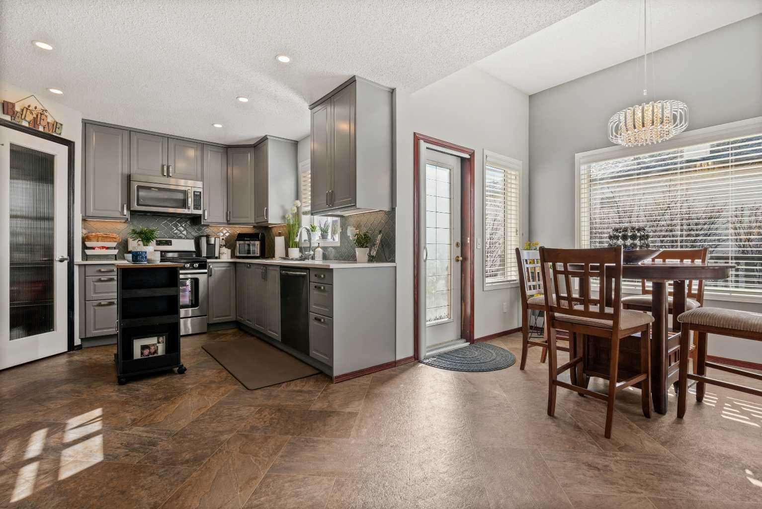 22 Hidden Valley Manor NW
