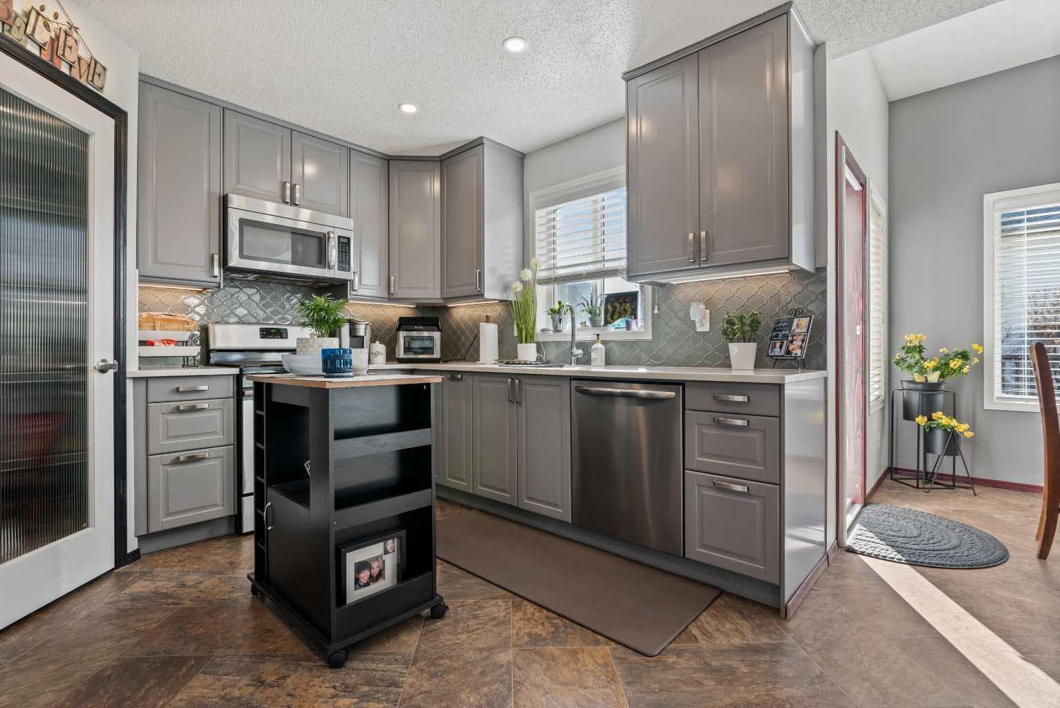 22 Hidden Valley Manor NW