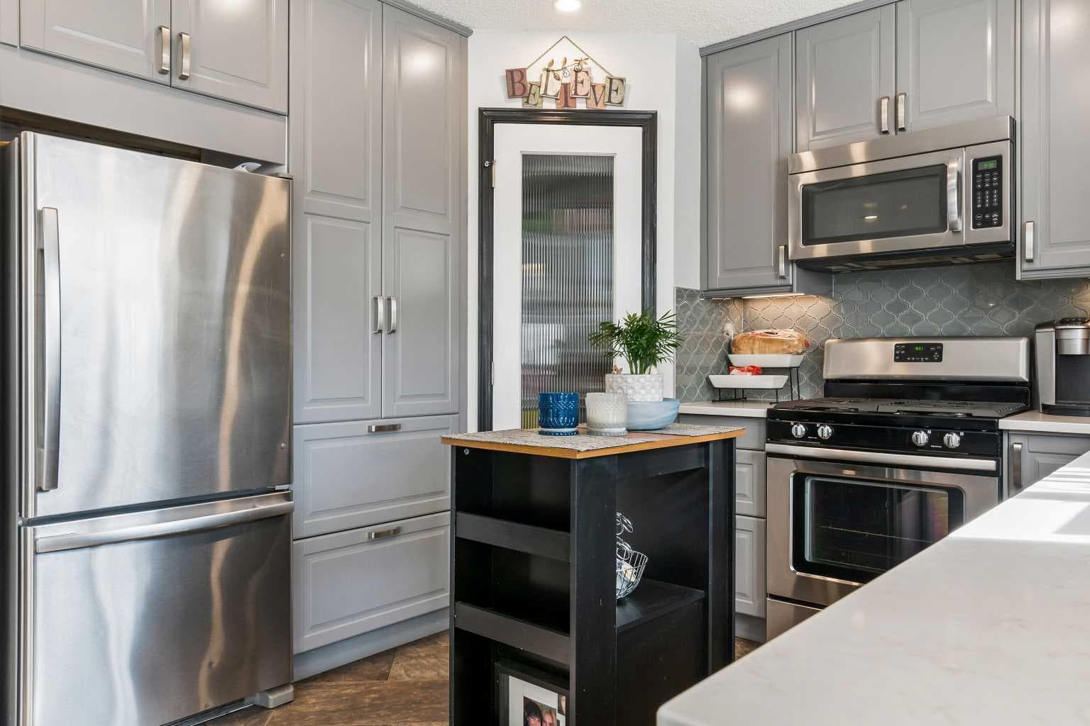 22 Hidden Valley Manor NW