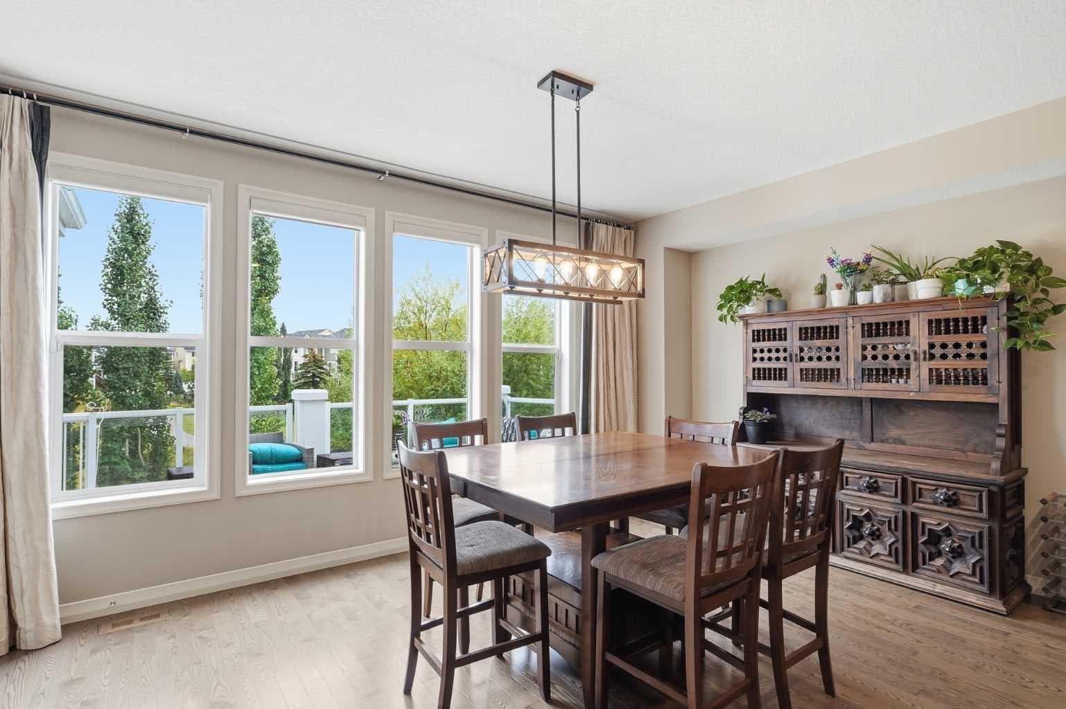 176 Ridge View Close 