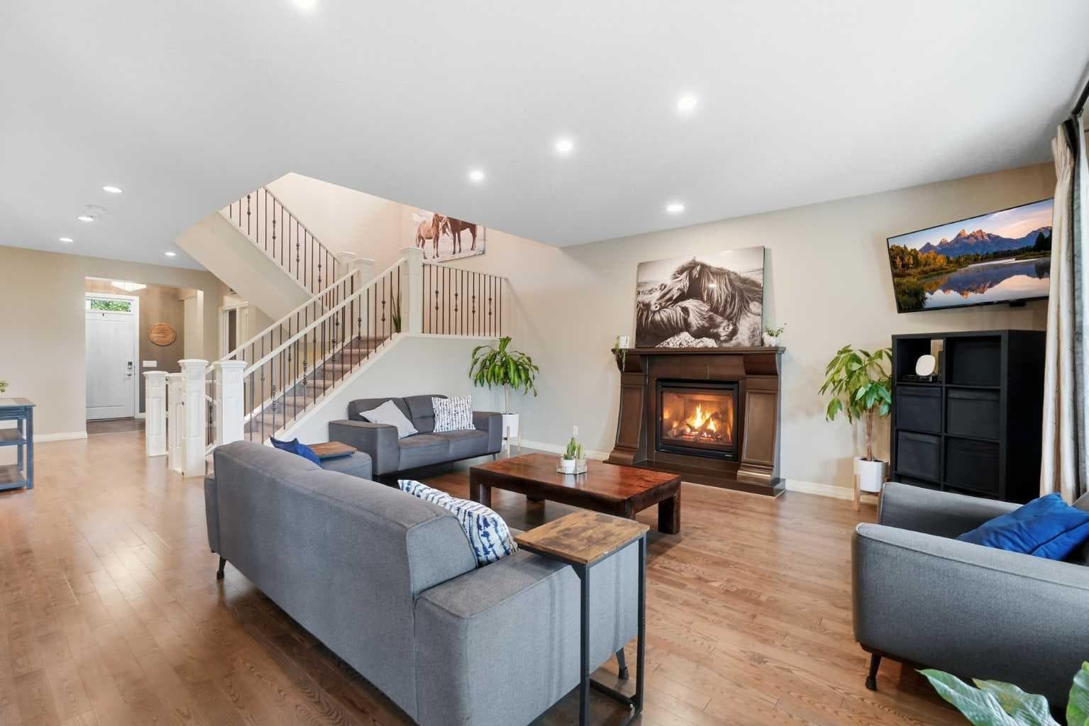 176 Ridge View Close 