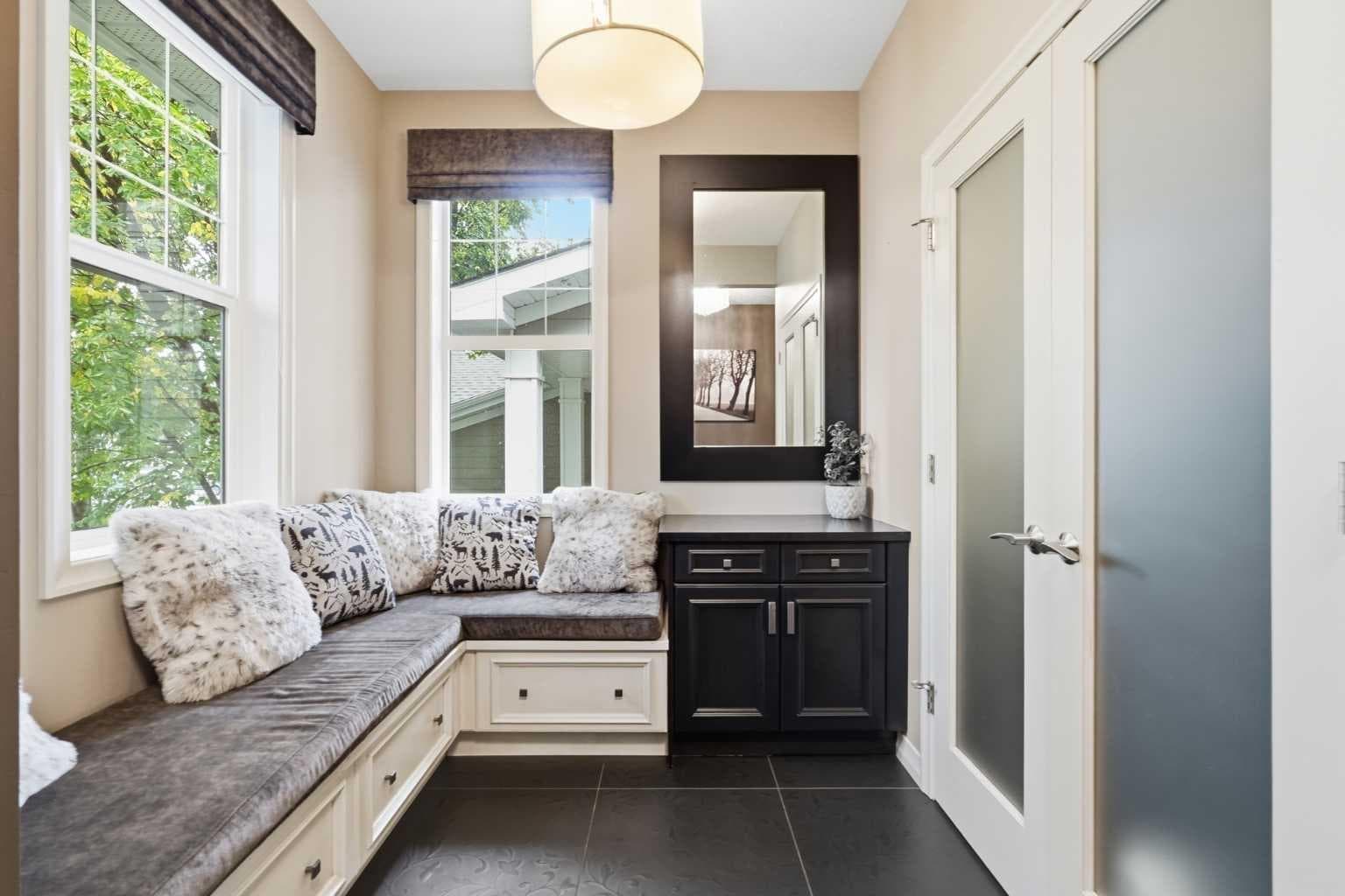 176 Ridge View Close 