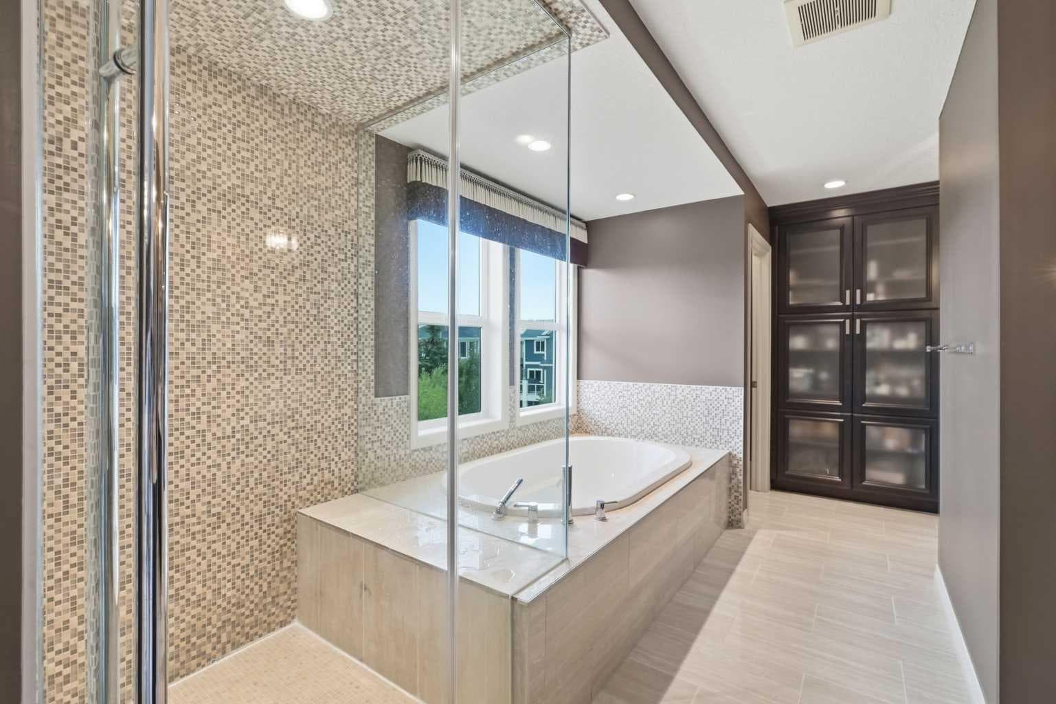 176 Ridge View Close 