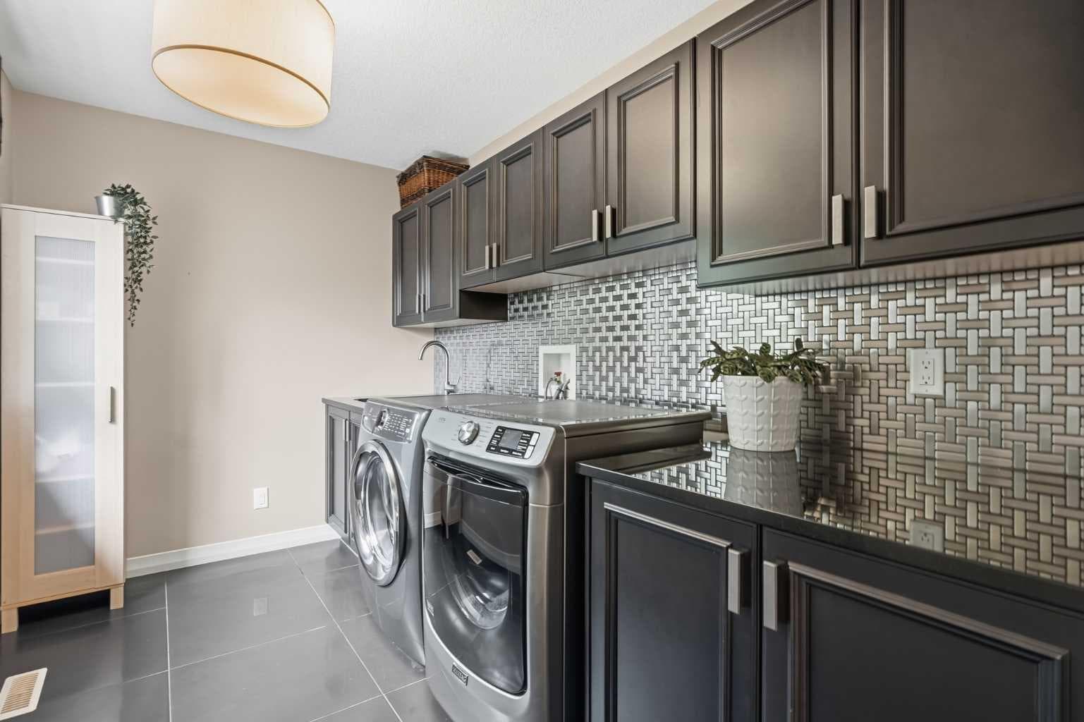 176 Ridge View Close 