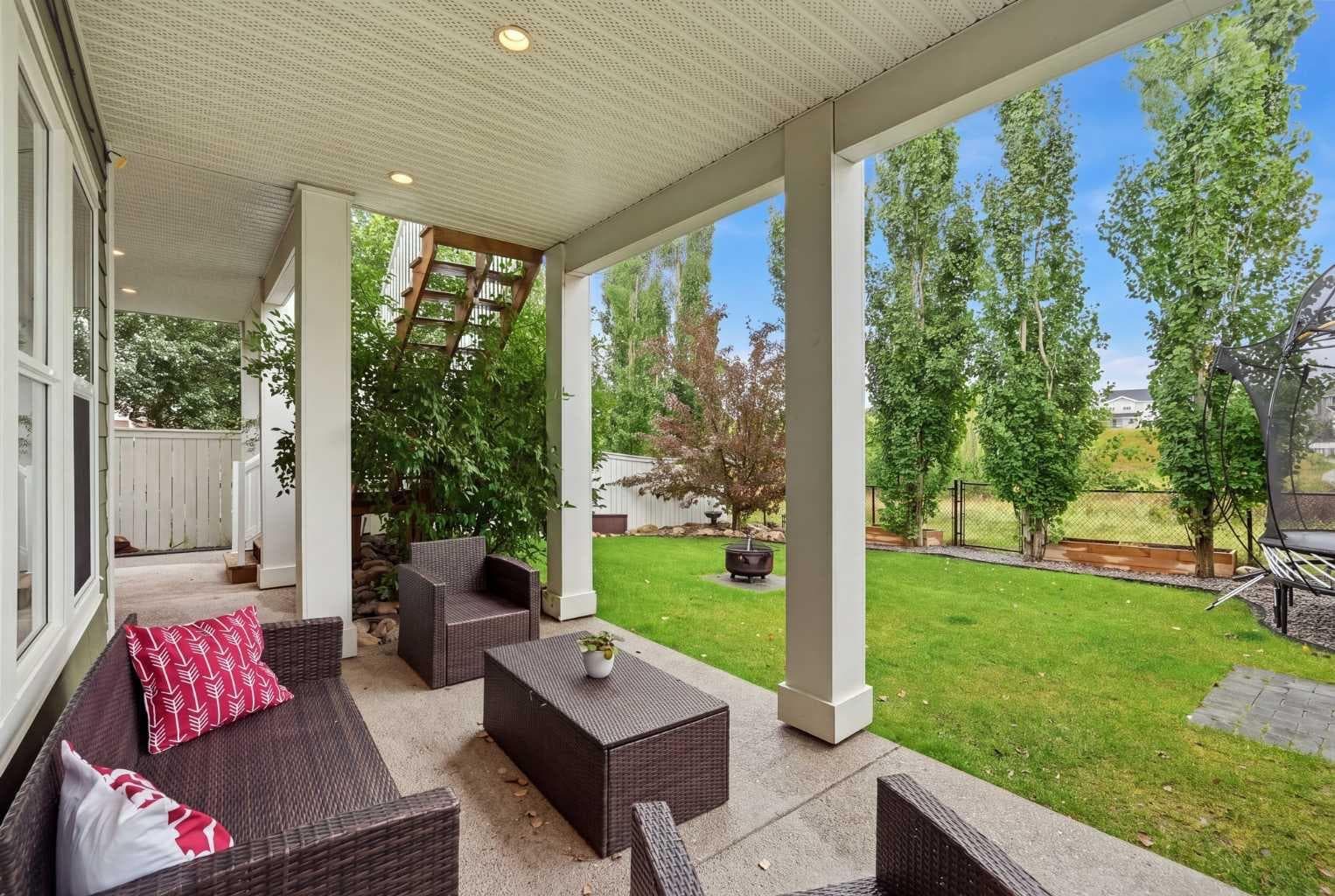 176 Ridge View Close 