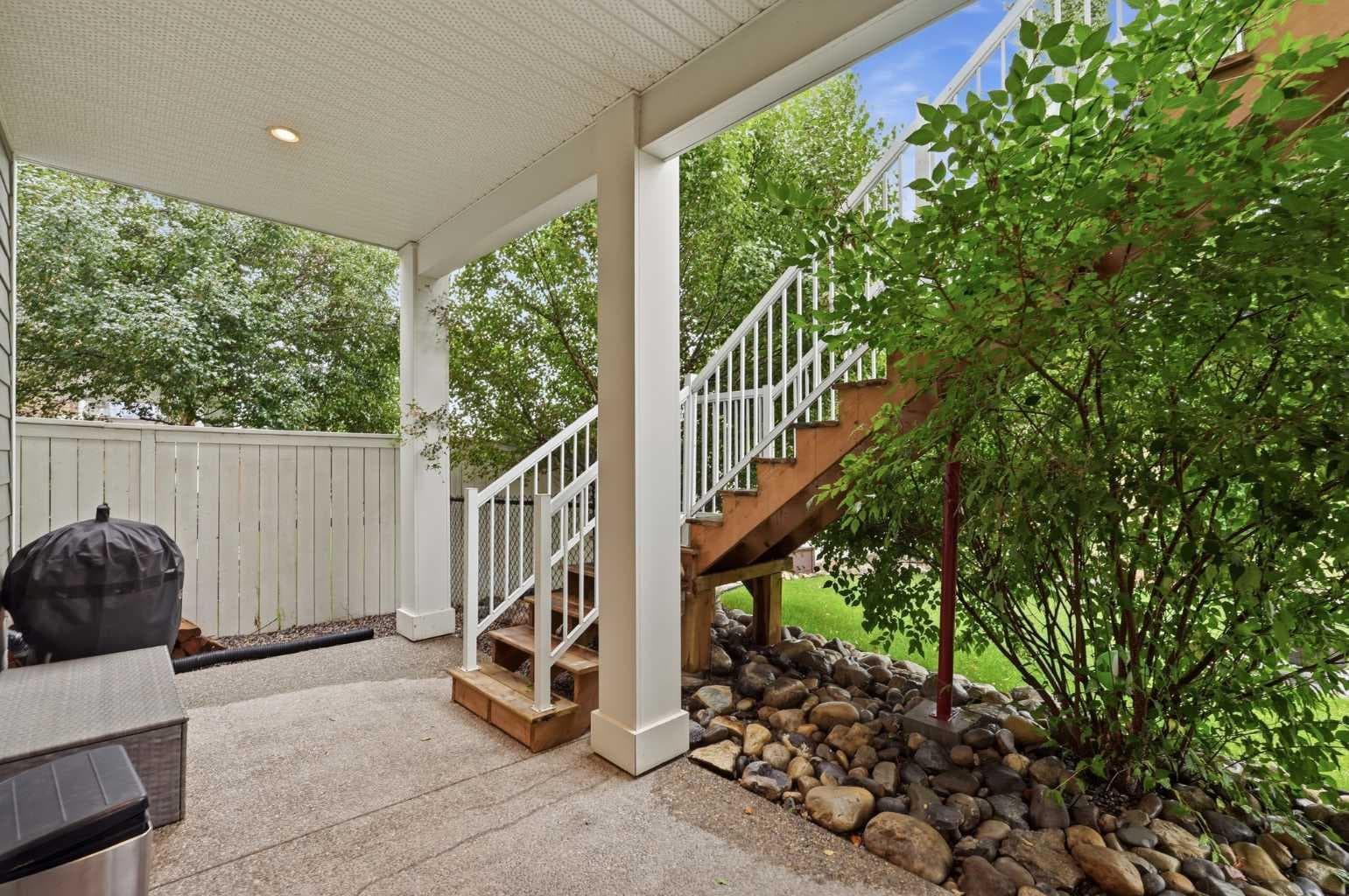 176 Ridge View Close 