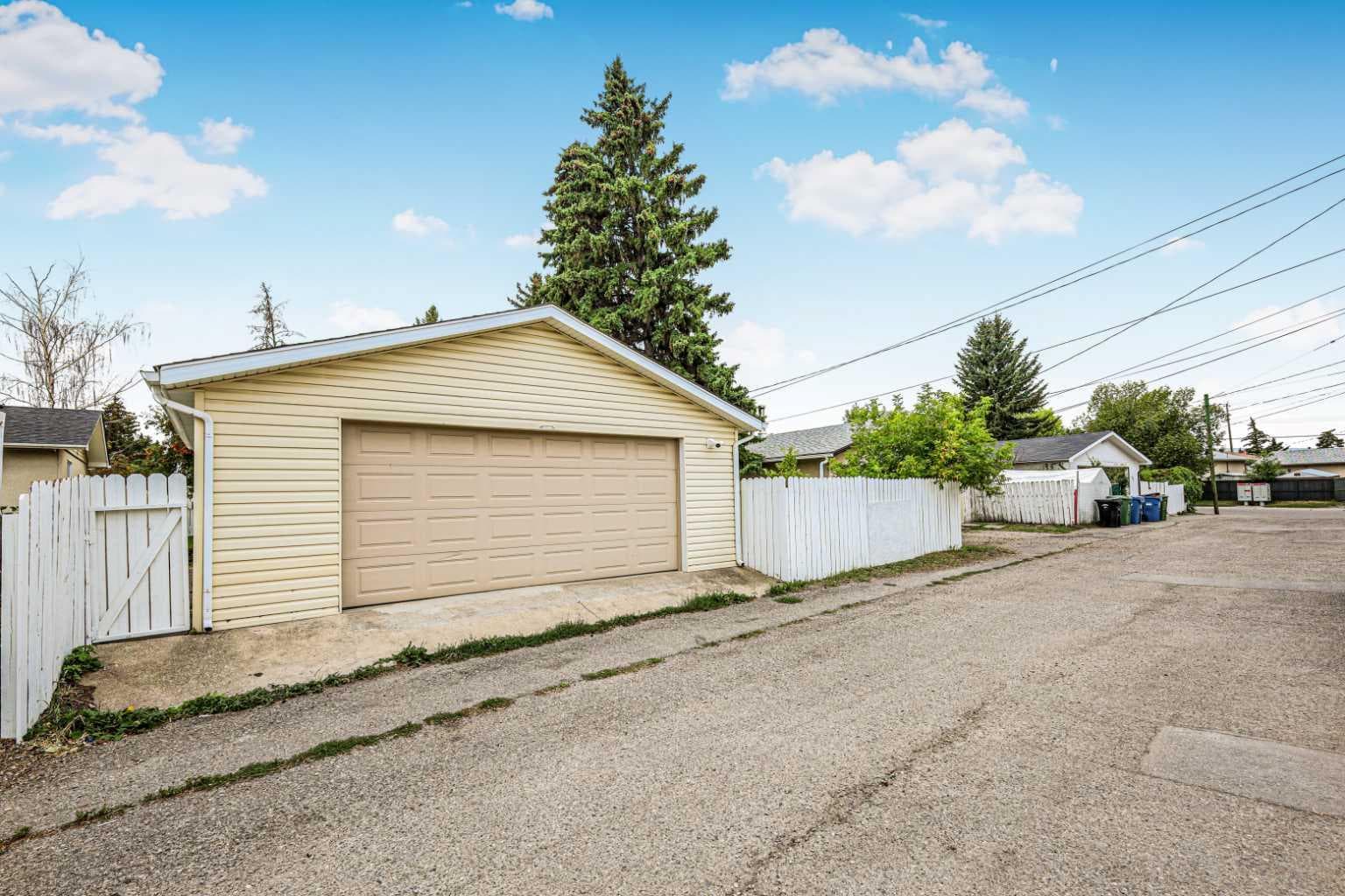 5112 Maryvale Drive NE