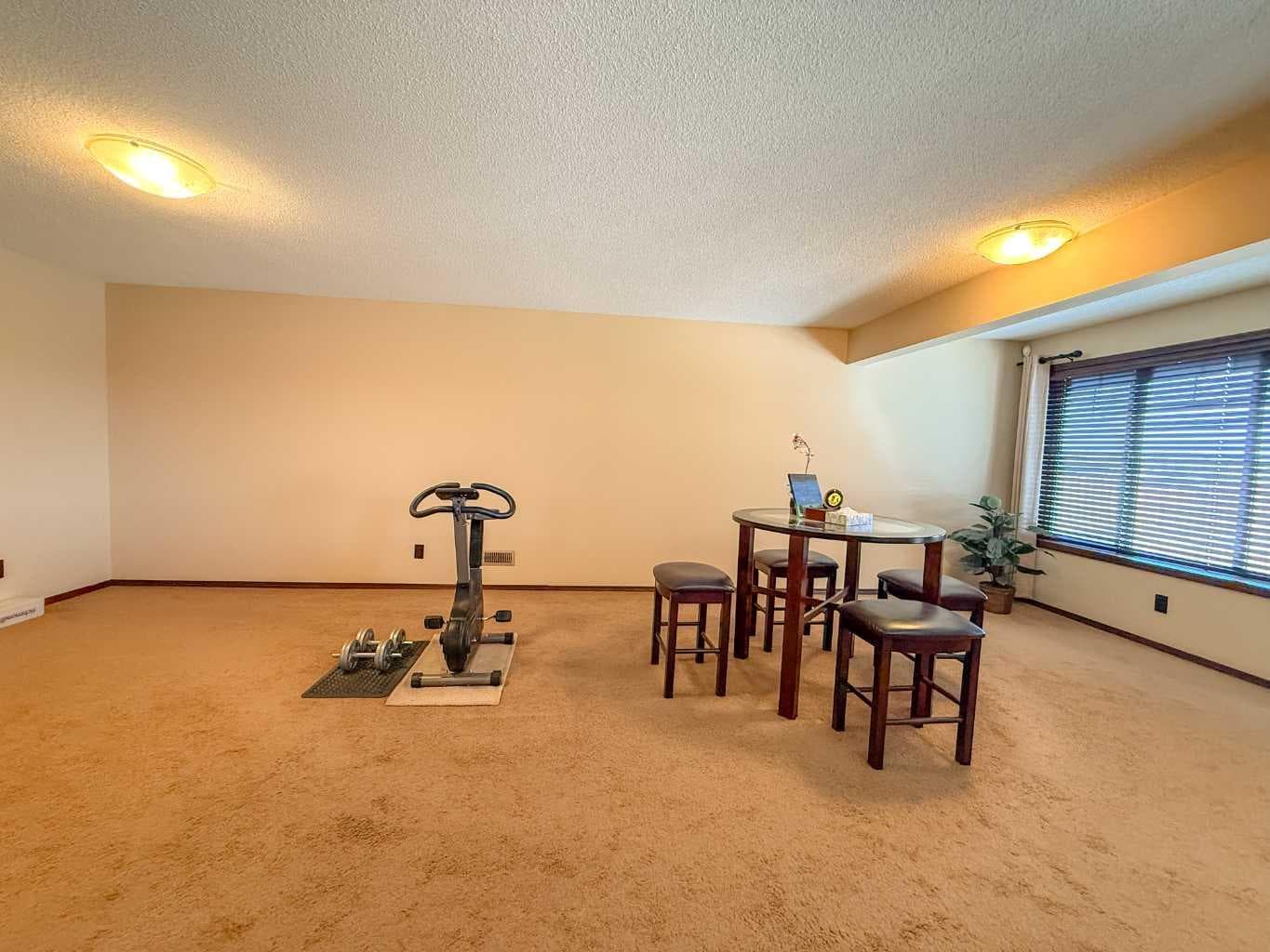 128 Chaparral Valley Drive SE