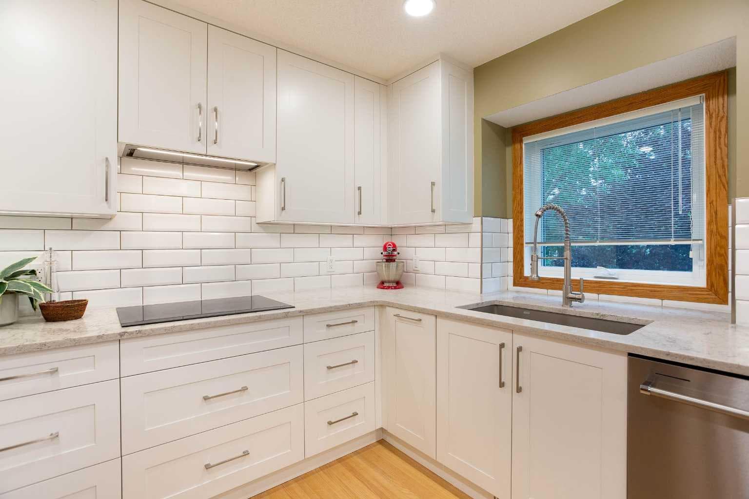337 Sandringham Court NW