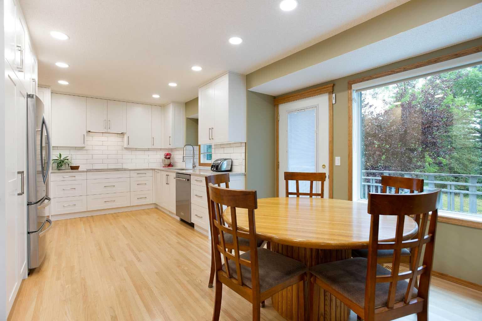 337 Sandringham Court NW