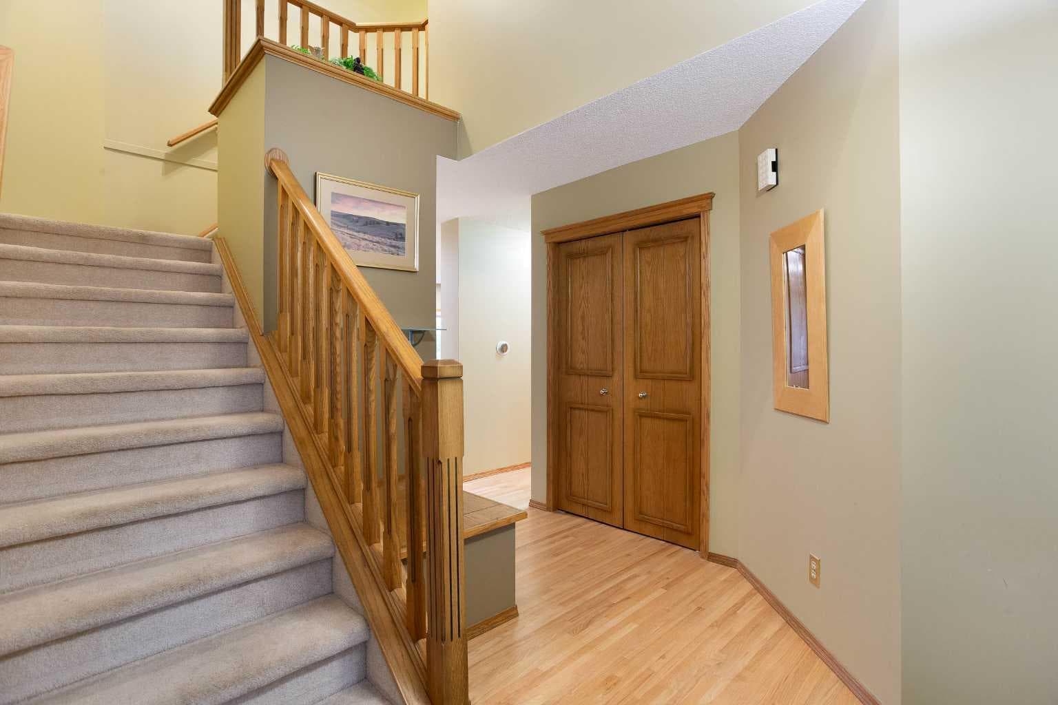337 Sandringham Court NW