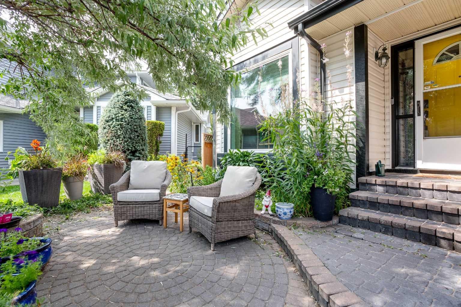 337 Sandringham Court NW