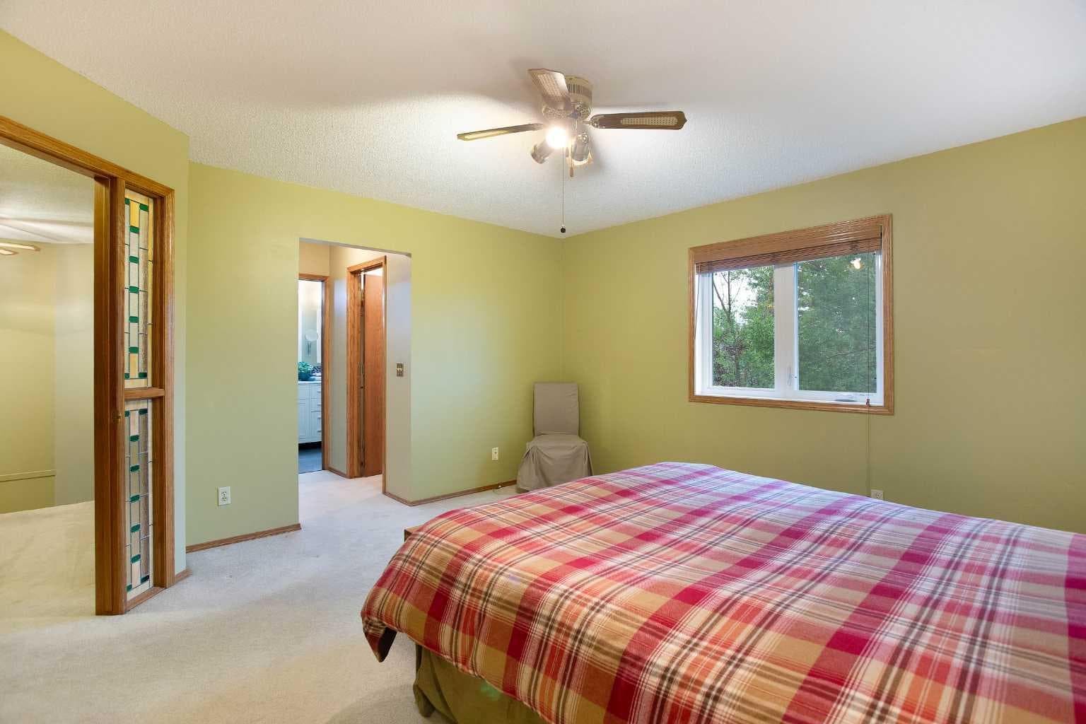 337 Sandringham Court NW