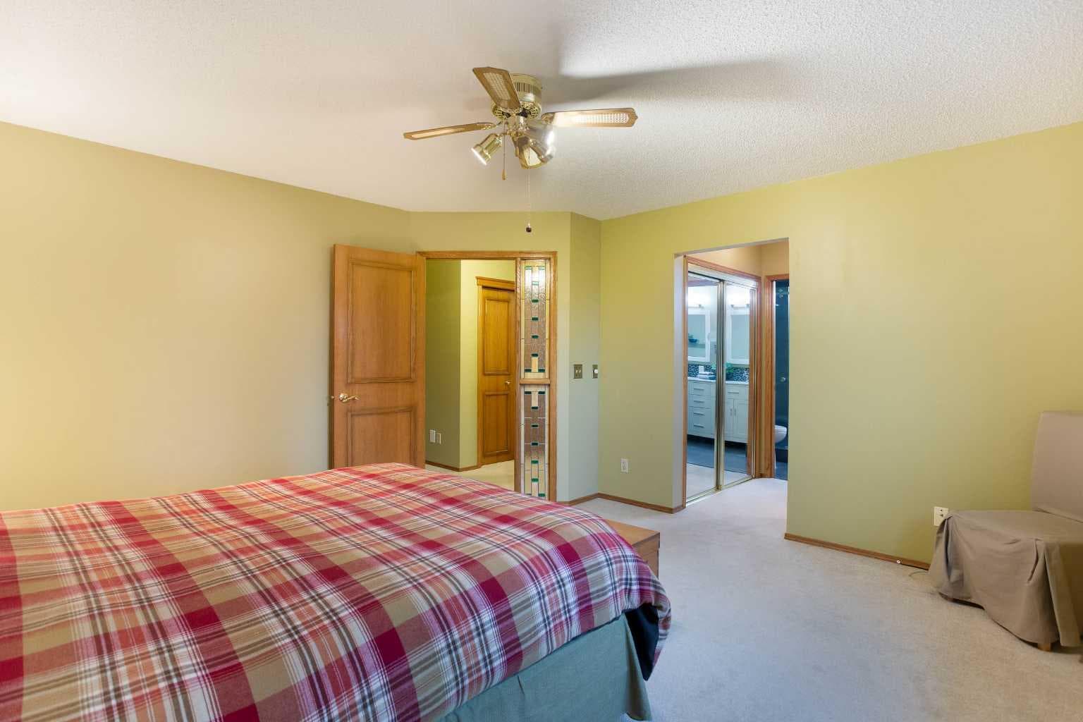 337 Sandringham Court NW