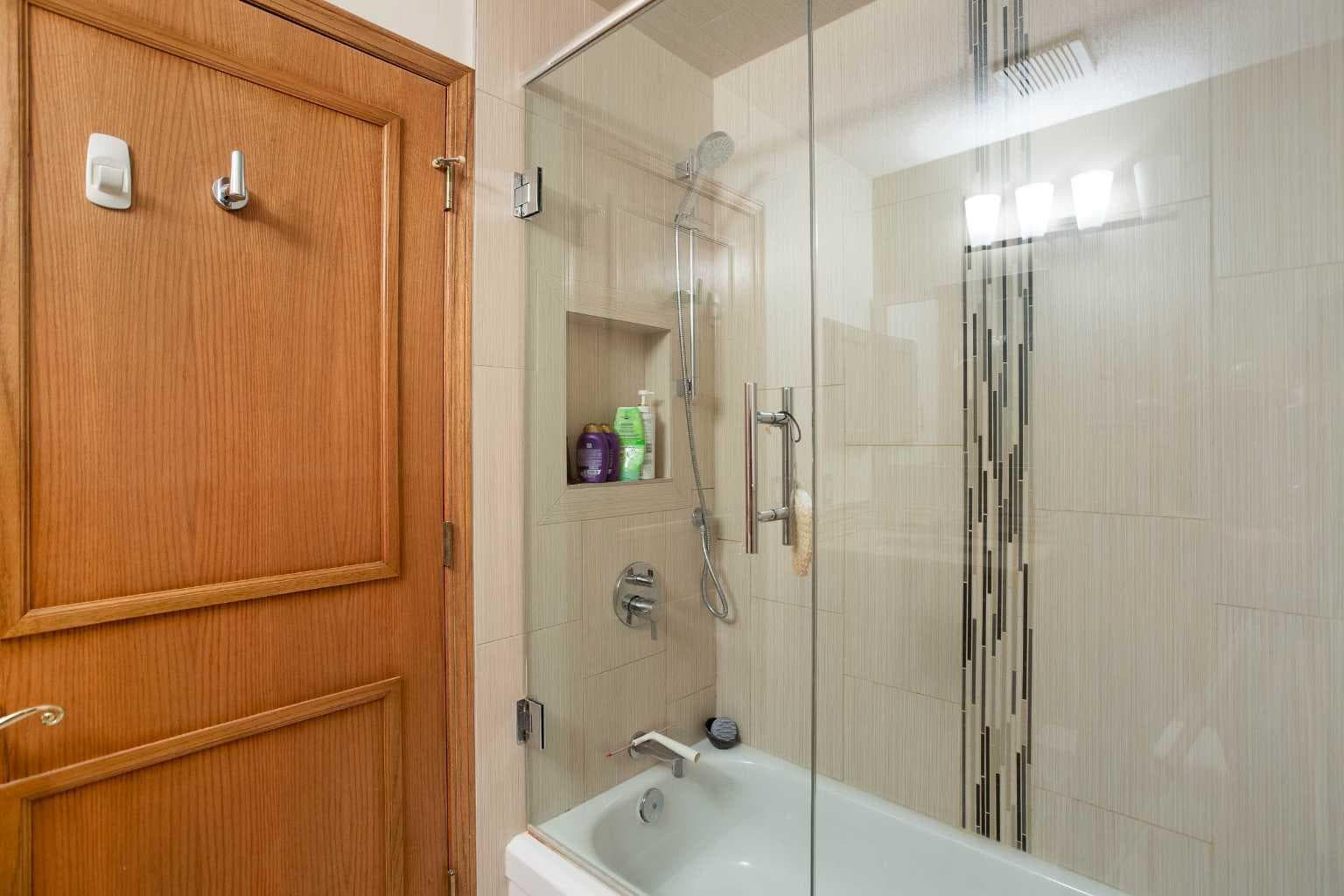 337 Sandringham Court NW