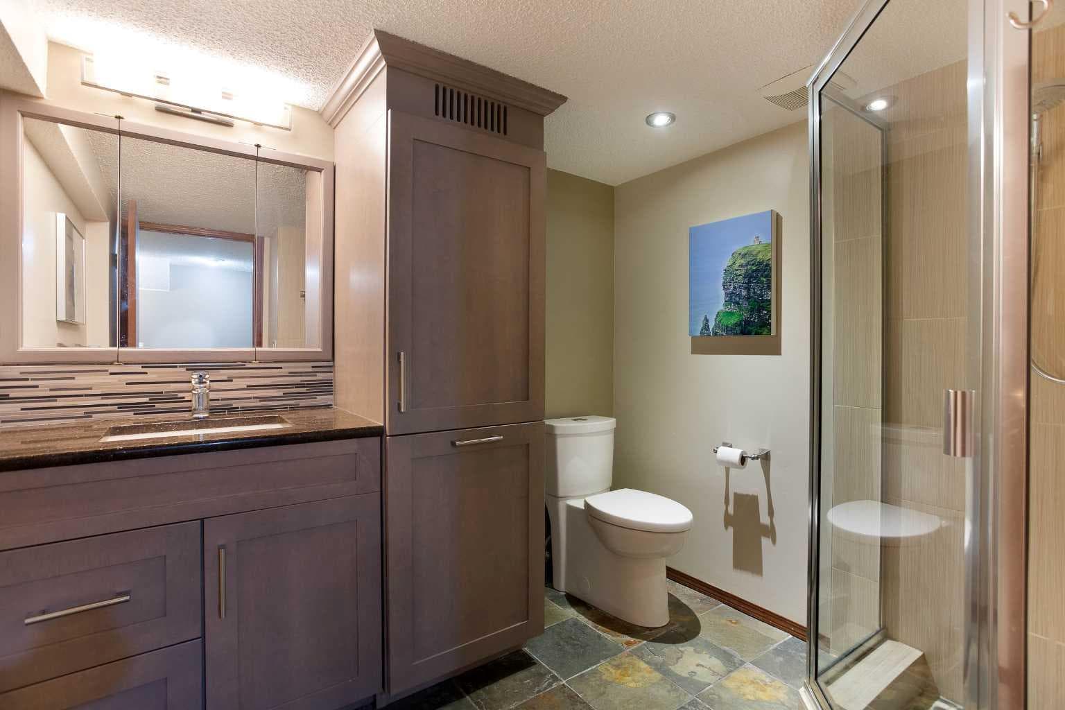 337 Sandringham Court NW