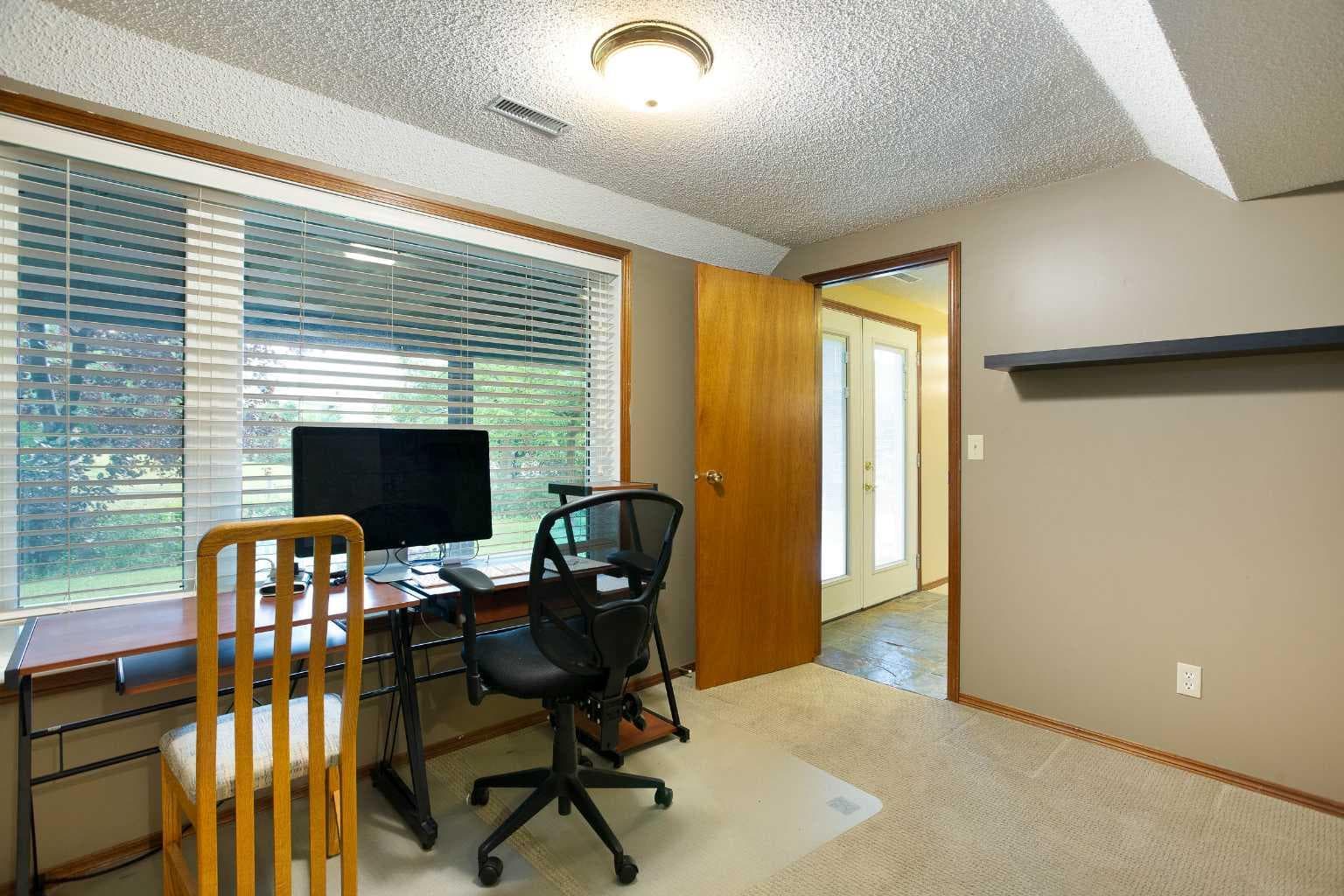 337 Sandringham Court NW