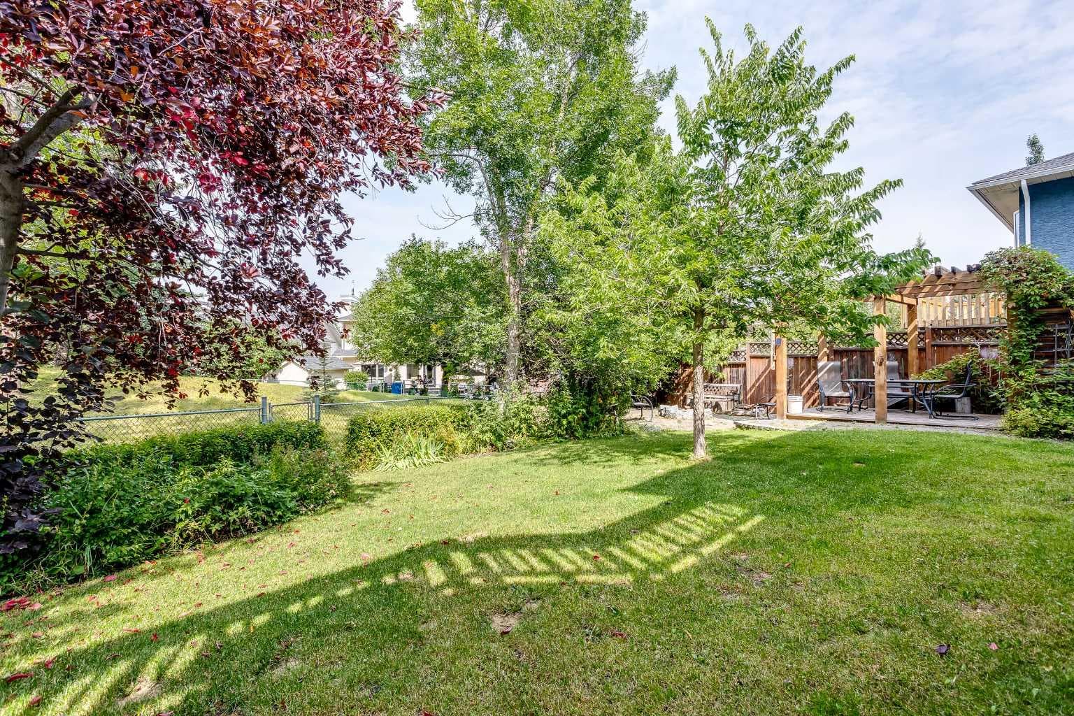 337 Sandringham Court NW