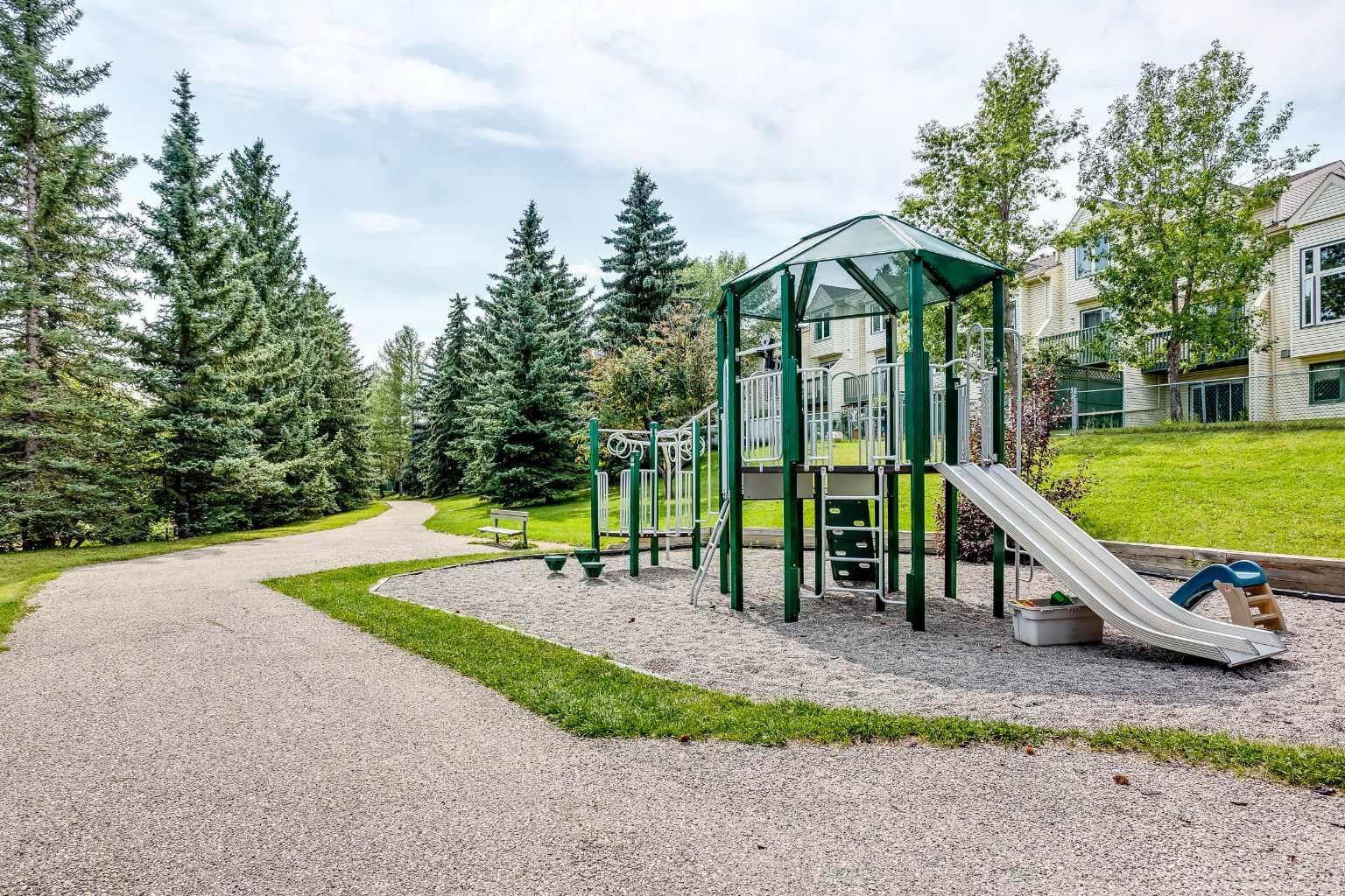 337 Sandringham Court NW