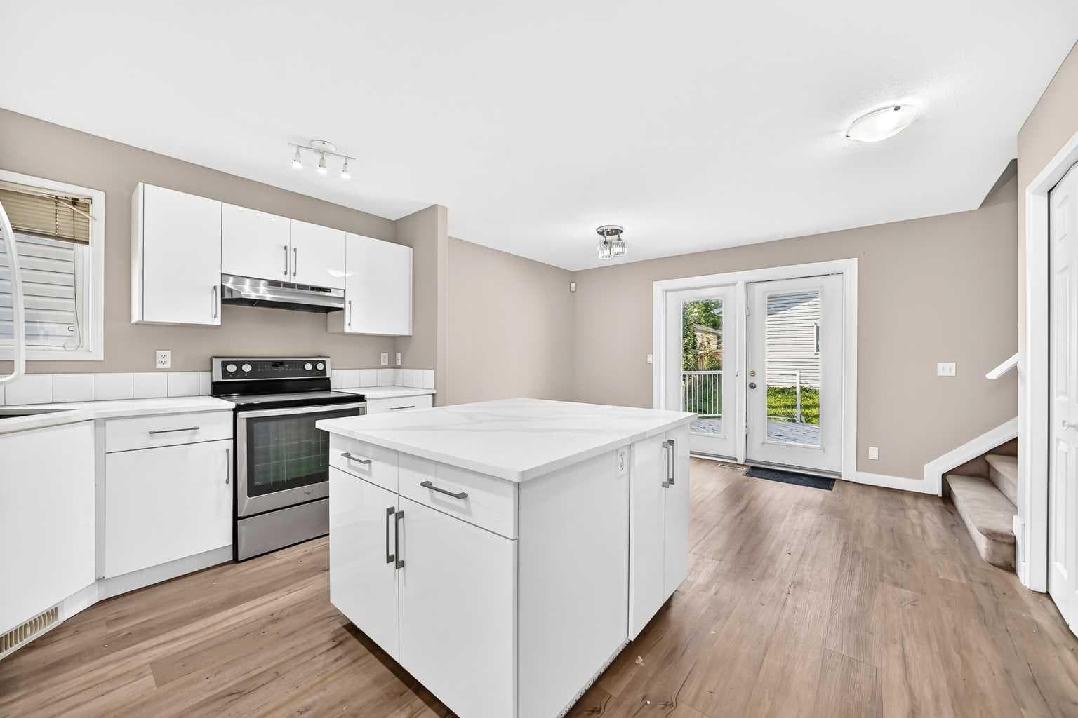 78 Tarington Place NE